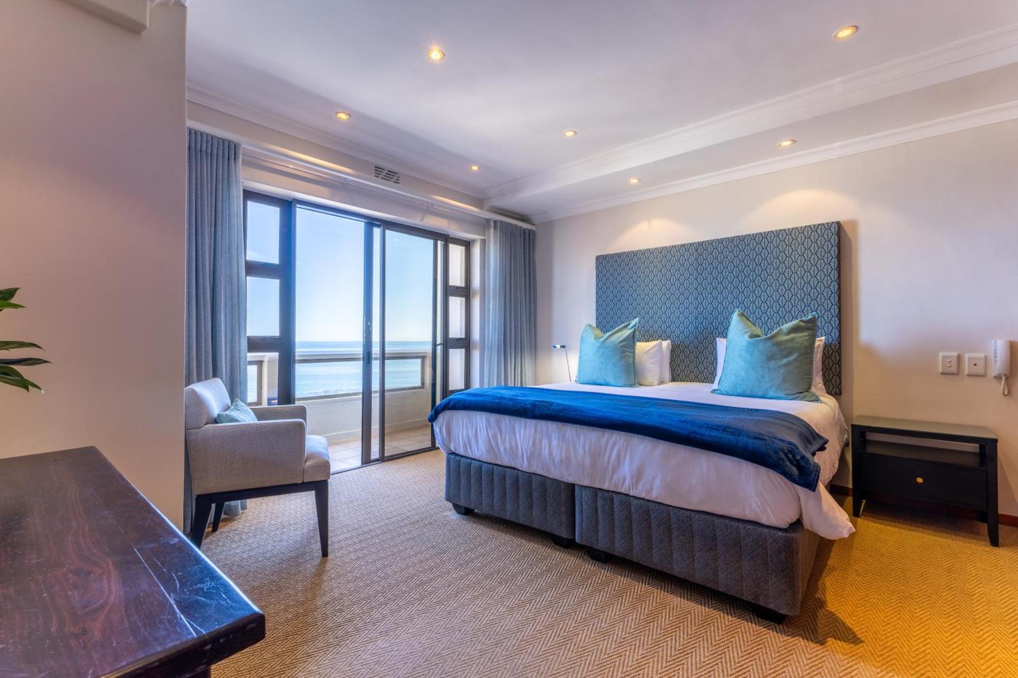 Ocean Sunset Bliss - On Beachfront *